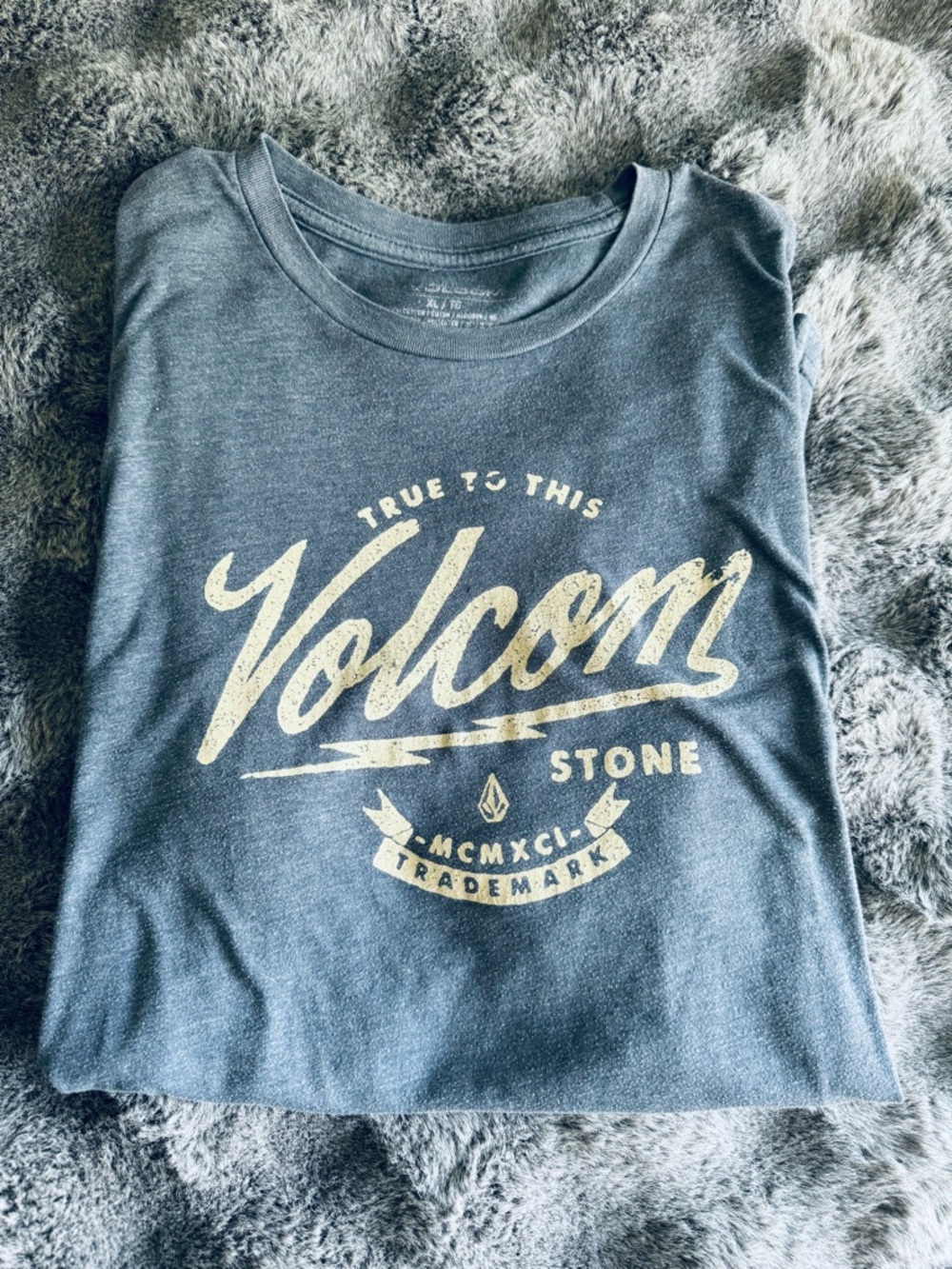 Volcom Stone Mens XL T Shirt Blue Graphic Logo Skate Surf Tee Short Sleeve
